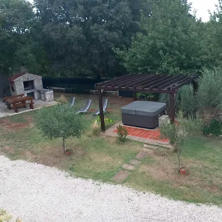 Apartment Fuer 6 Personen Ca 90 Qm In Mrgani, Istrien Istrische Riviera *