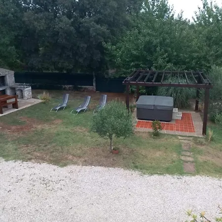 Apartment Fuer 6 Personen Ca 90 Qm In Mrgani, Istrien Istrische Riviera *